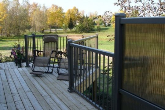 privacy panel with aluminum railing