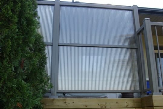 privacy panel with aluminum railing